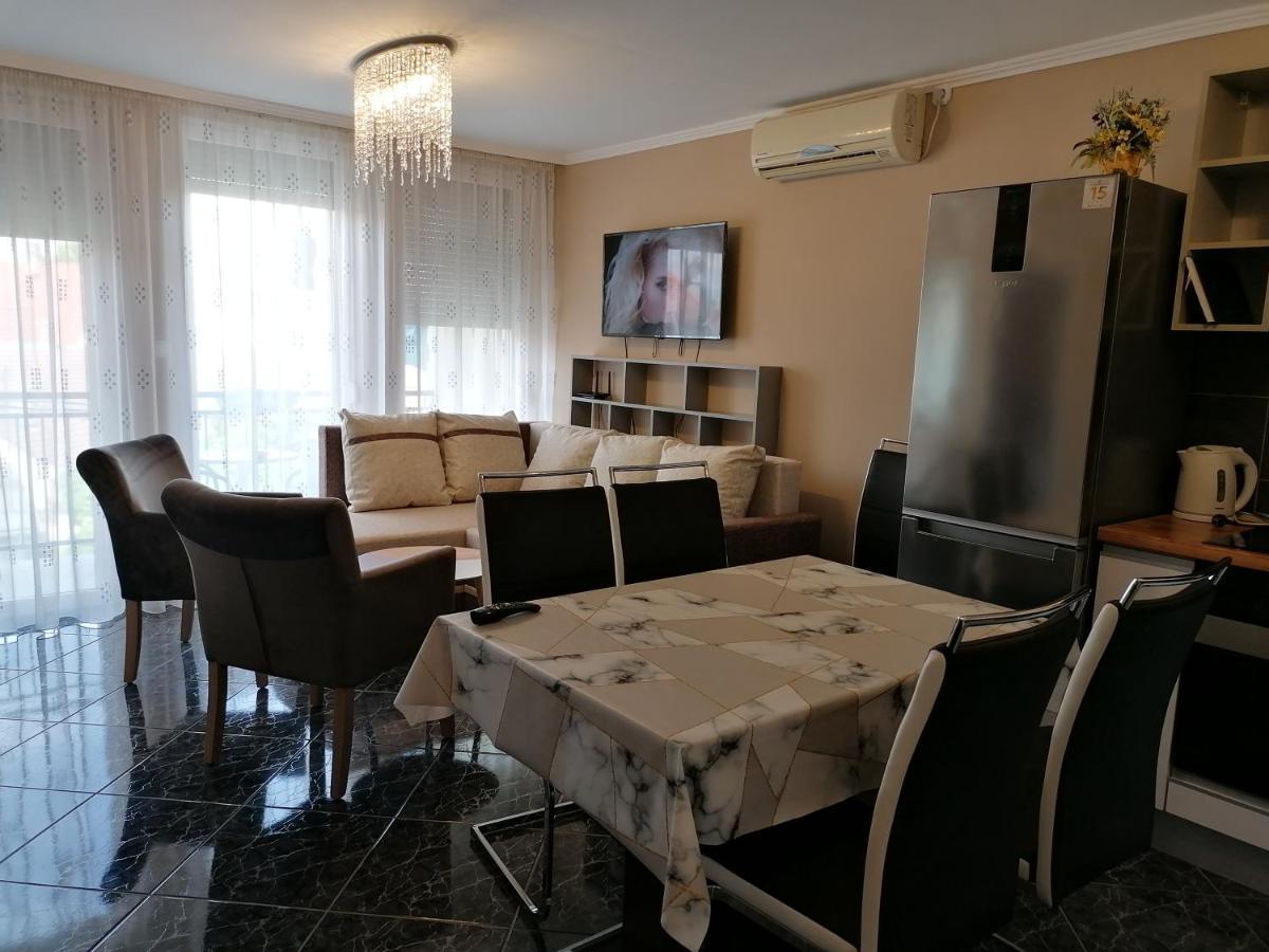 Bettina47 Apartman Hajdúszoboszló Eksteriør billede