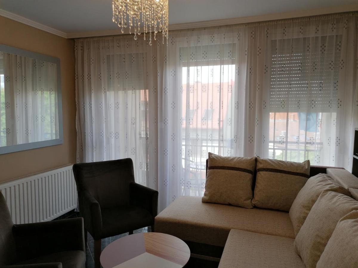 Bettina47 Apartman Hajdúszoboszló Eksteriør billede