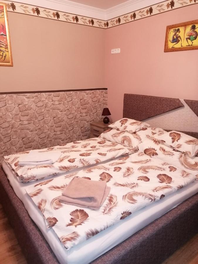 Bettina47 Apartman Hajdúszoboszló Eksteriør billede