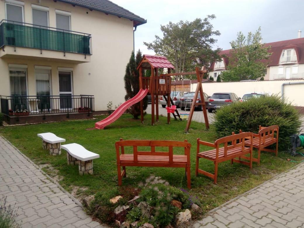 Bettina47 Apartman Hajdúszoboszló Eksteriør billede